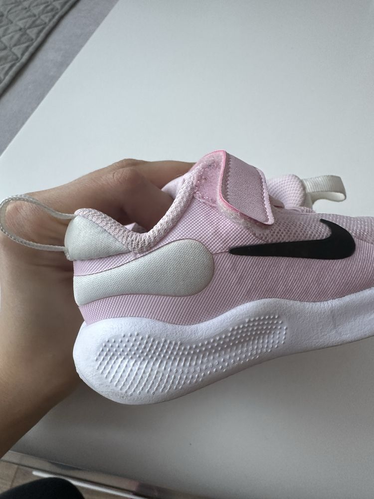 Бебешки обувки Geox и Nike