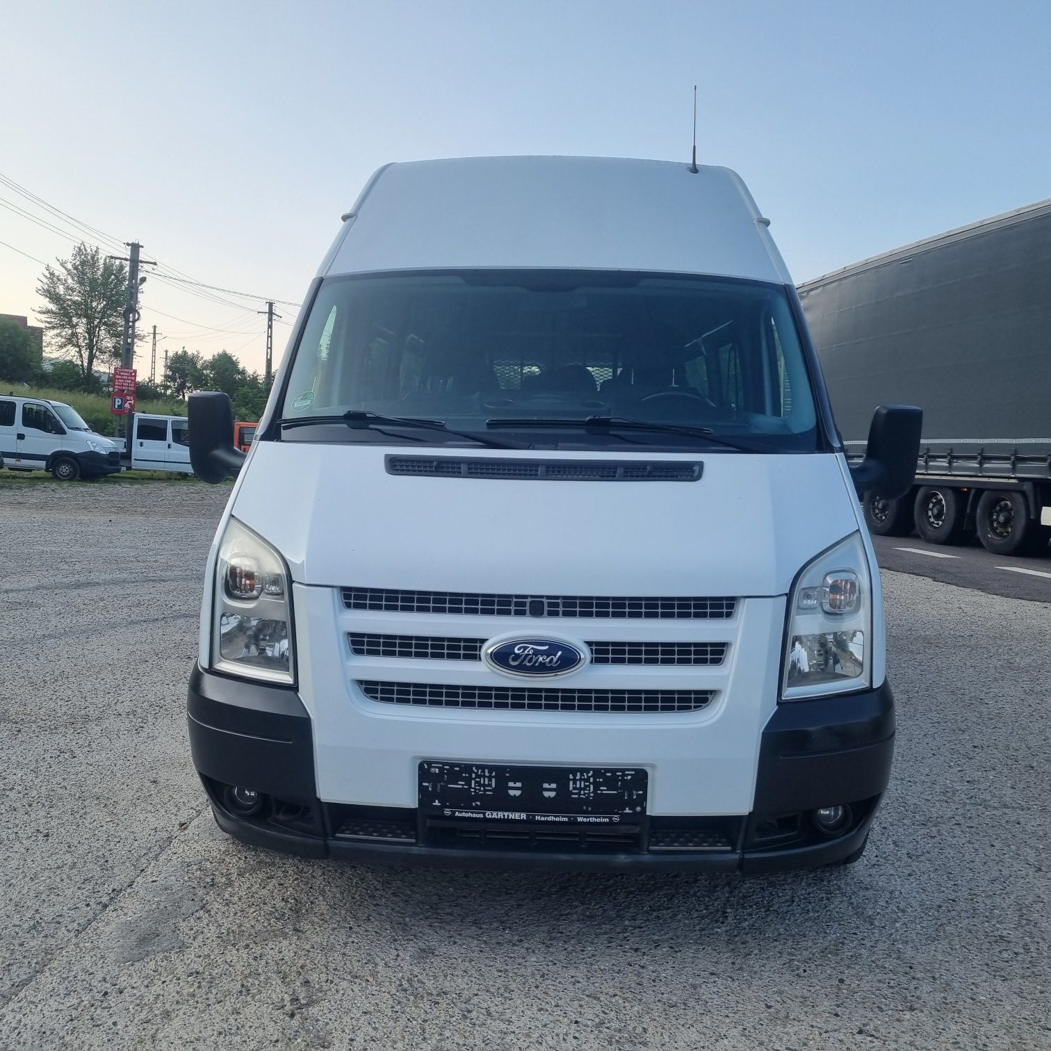 Vand ford transit maxi llong .2.2 tdi 9 locuri euro5..klima full.top
