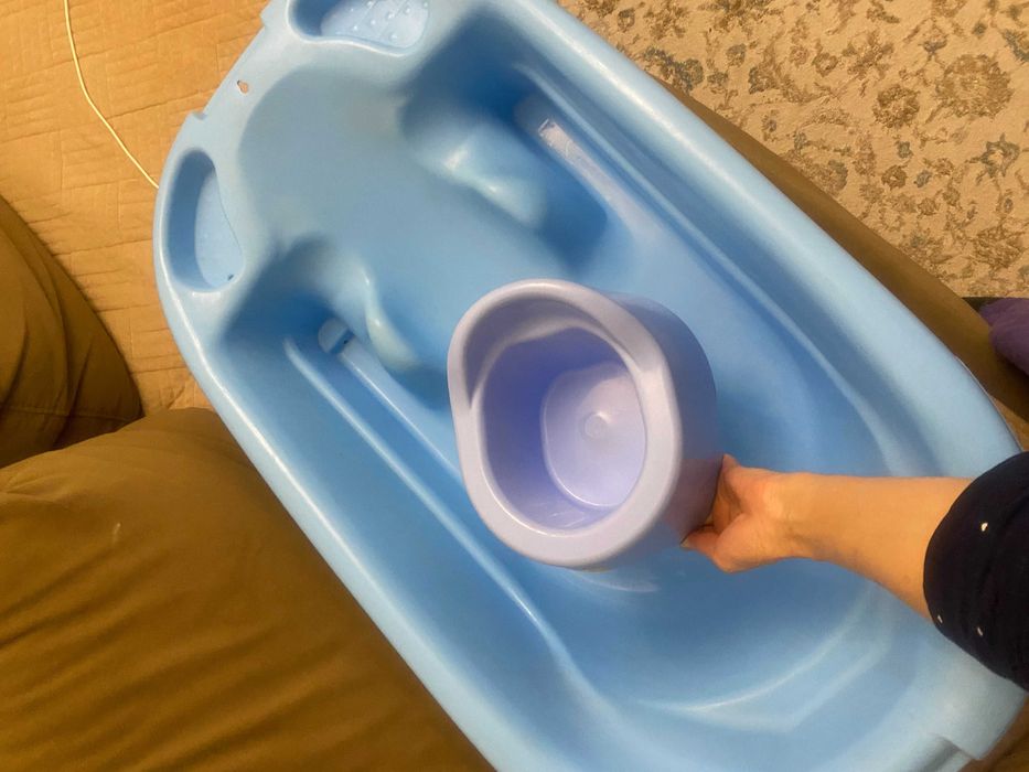 продам ванна для купания с коршком 1000