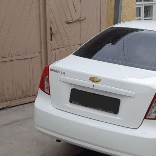 Продаётся автомобиль Chevrolet Lacetti Optra.