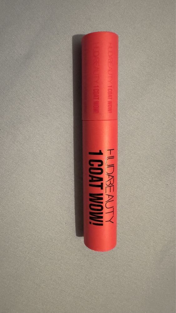 Mascara Huda Beauty 1 Coat WOW!