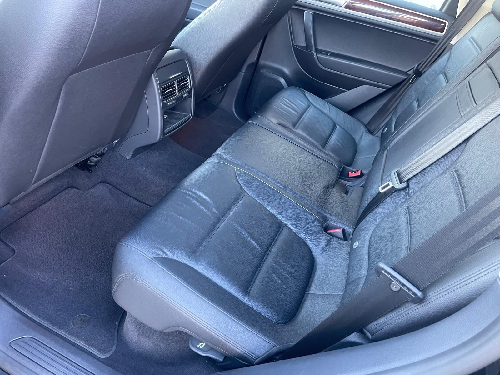 Vând Volkswagen Touareg fabricat 2016 , motor 3000 diesel Ad Blue