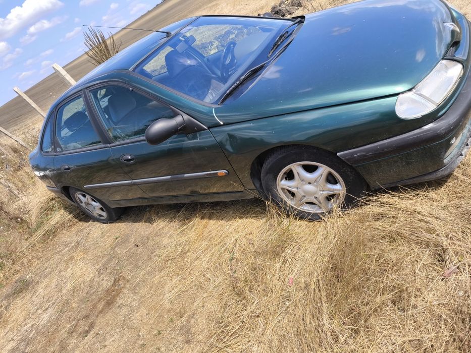 Рено Лагуна 98г. На части бензин. Renault