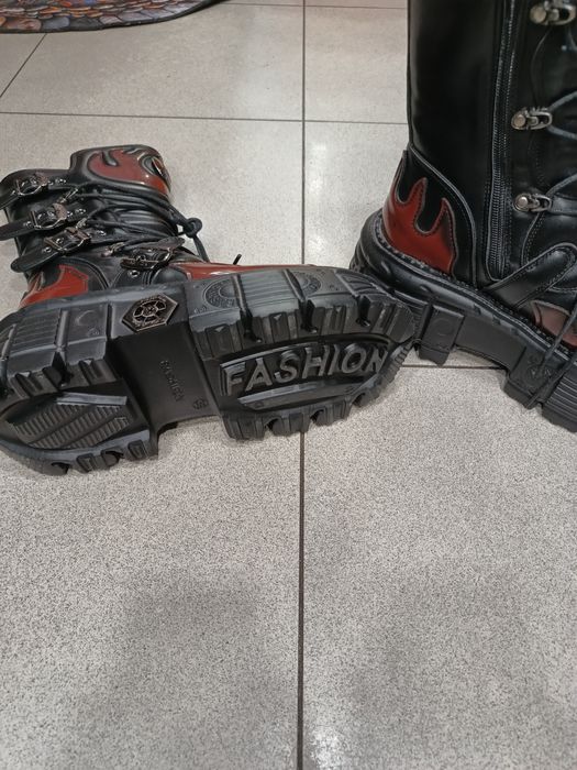 Дамски ботуши с платформа