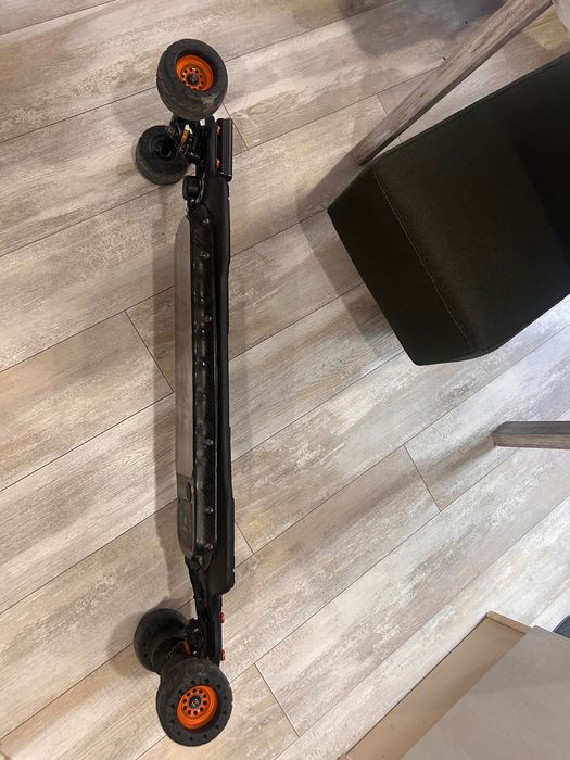 Електрически скейтборд