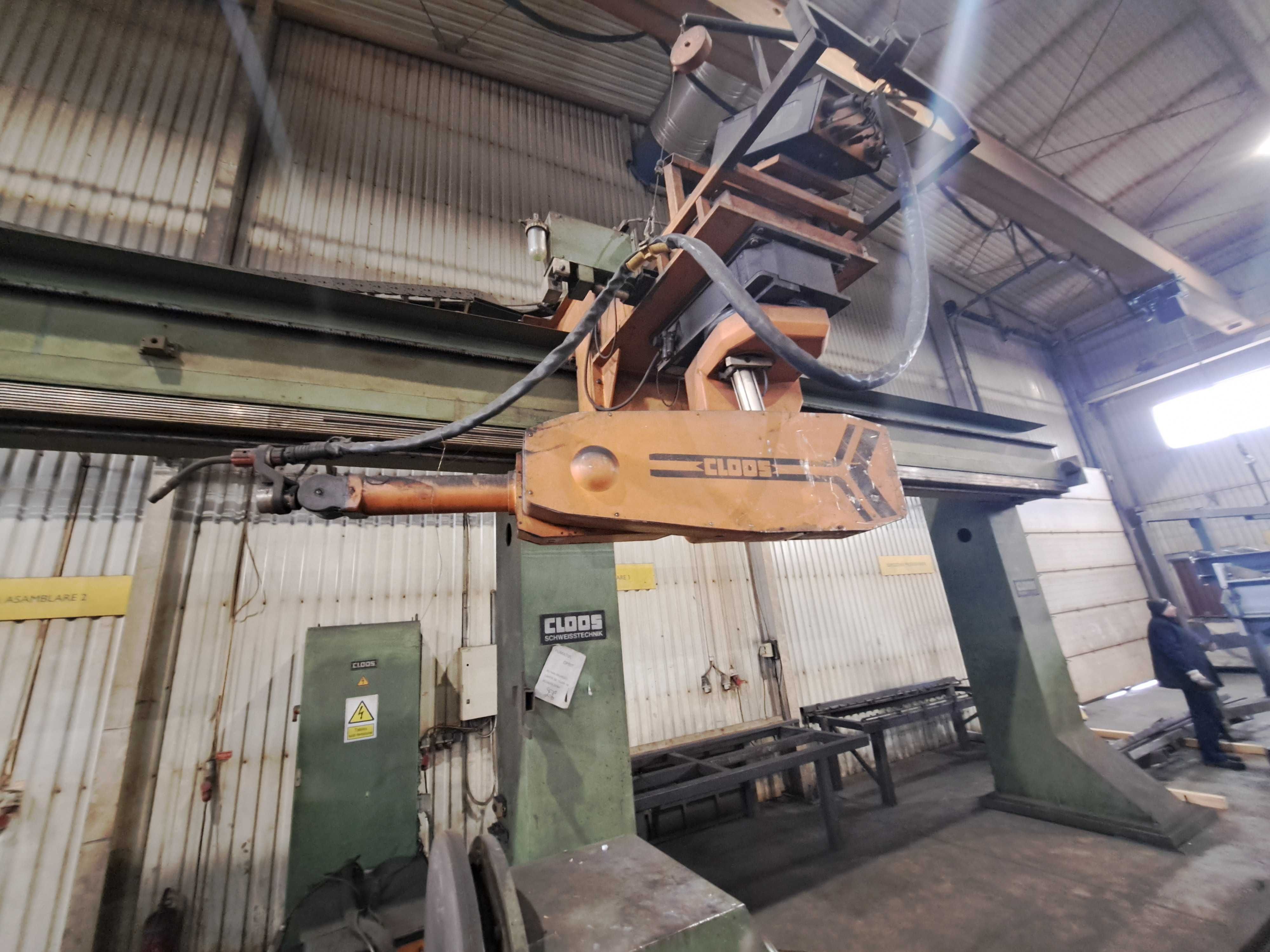 Robot de sudura portal 8 axe  CLOOS