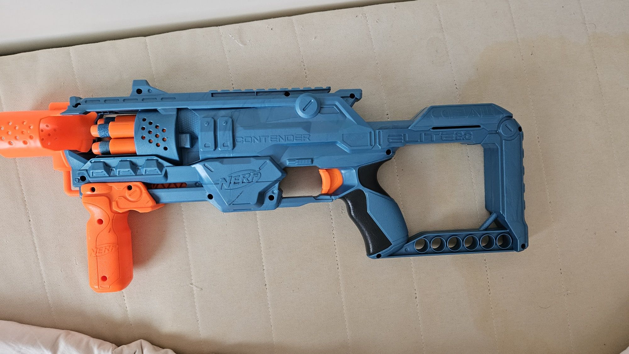 Pușcă Nerf cu 6 gloanțe