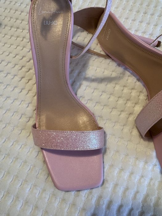 Дамски сандали