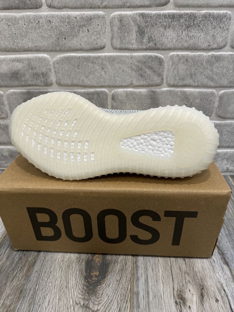 36-46 Yeezy 350 v2 Cloud White Reflective