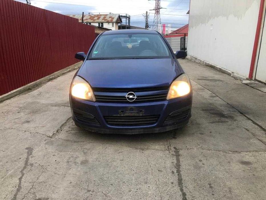 Dezmembram Opel Astra H Hatchback