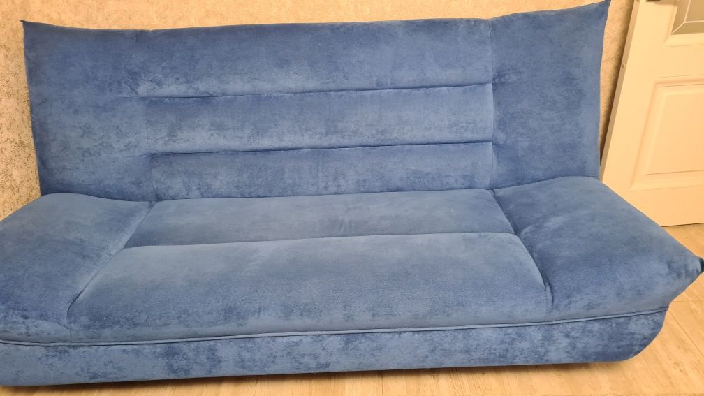 Мягкая мебель (диван)