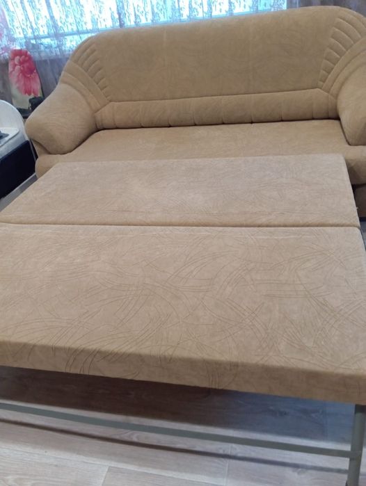 Продам диван в гостинную