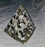 Piramida 11.5 cm orgon yng&yang