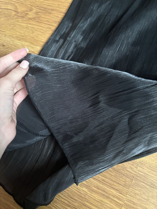 Черен широк панталон размер S,но става и за М