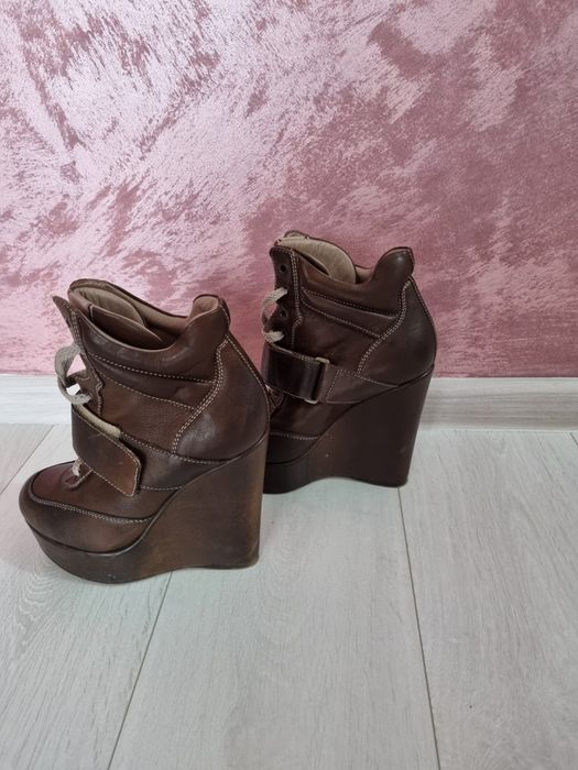 Vand ghete dama din piele