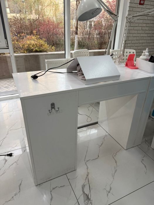 Продам столы срочно в отличном состоянии