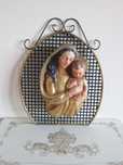 cadou rar Fecioara Maria cu pruncul decoratiune handmade Germania 1980