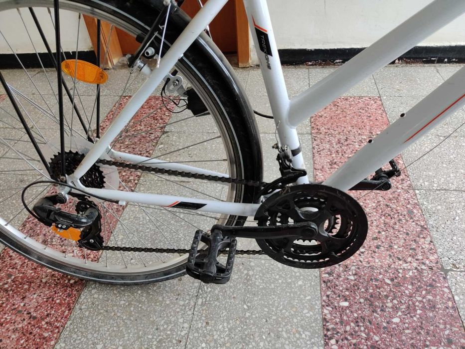 Crown Trekking 28” – алуминиев велосипед с 21 скорости и багажник