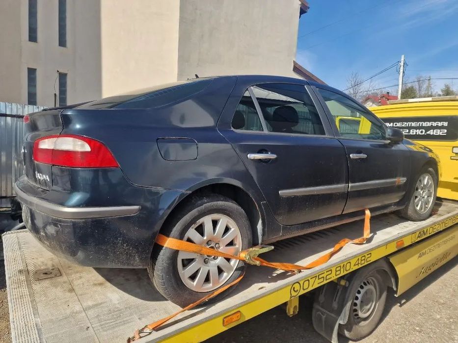 Dezmembrez Renault Laguna 2, 2000 benzina F4R-J7 98 KW an 2004