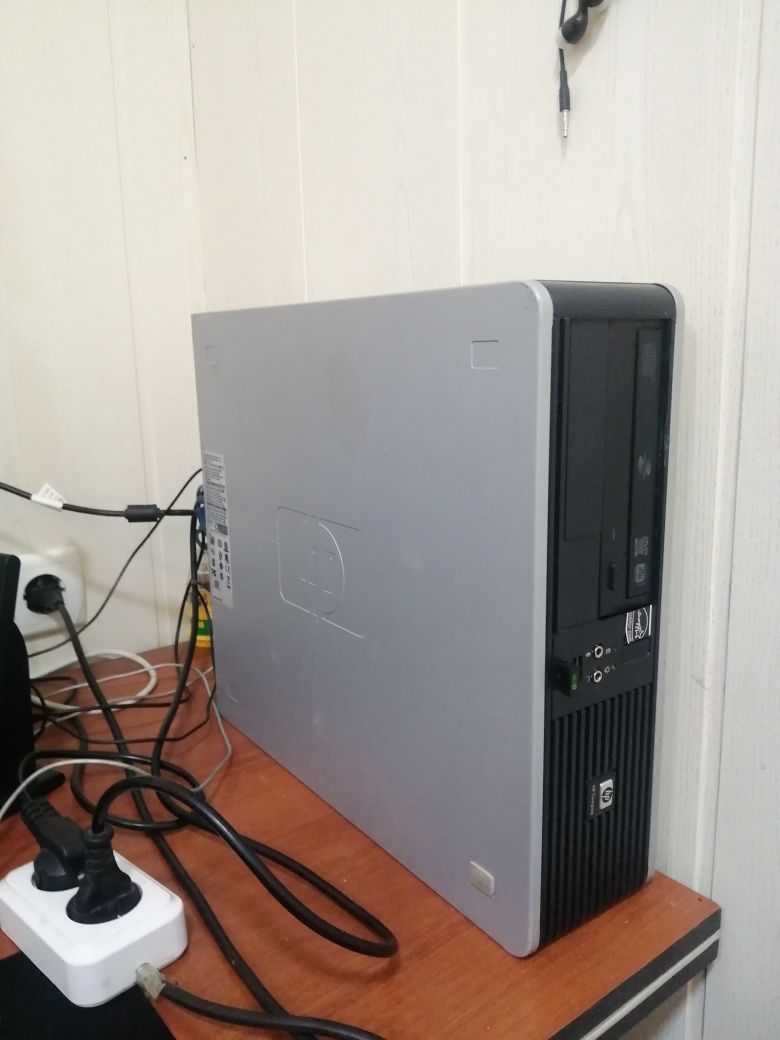 Мини ПК HP. Монитор 19".