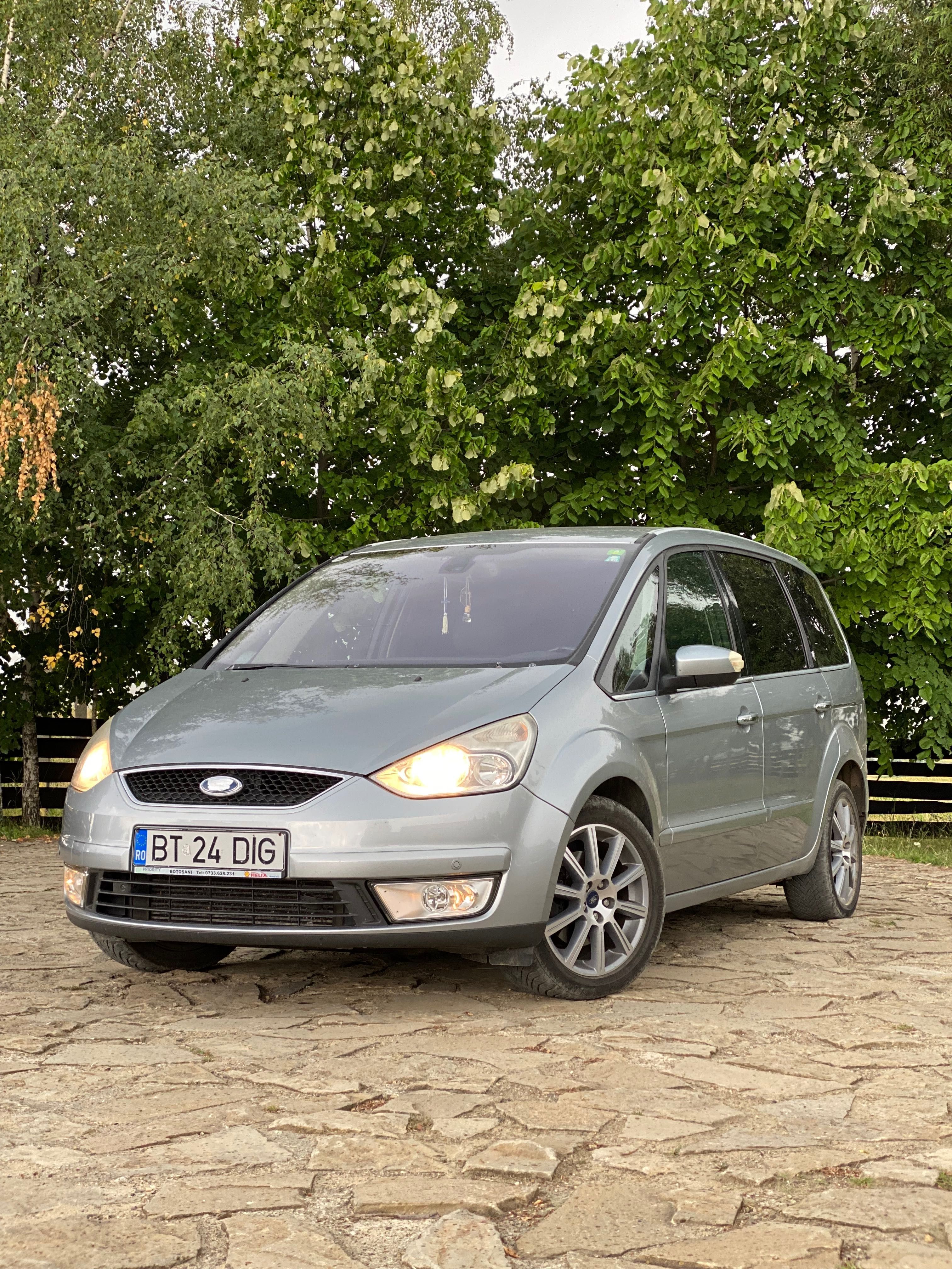 Vând Ford Galaxy