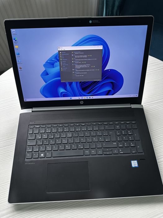 Laptop Hp 17inci - i5-8th gen * 8Gb * SSD240 * nvidia 930 2Gb * usb c
