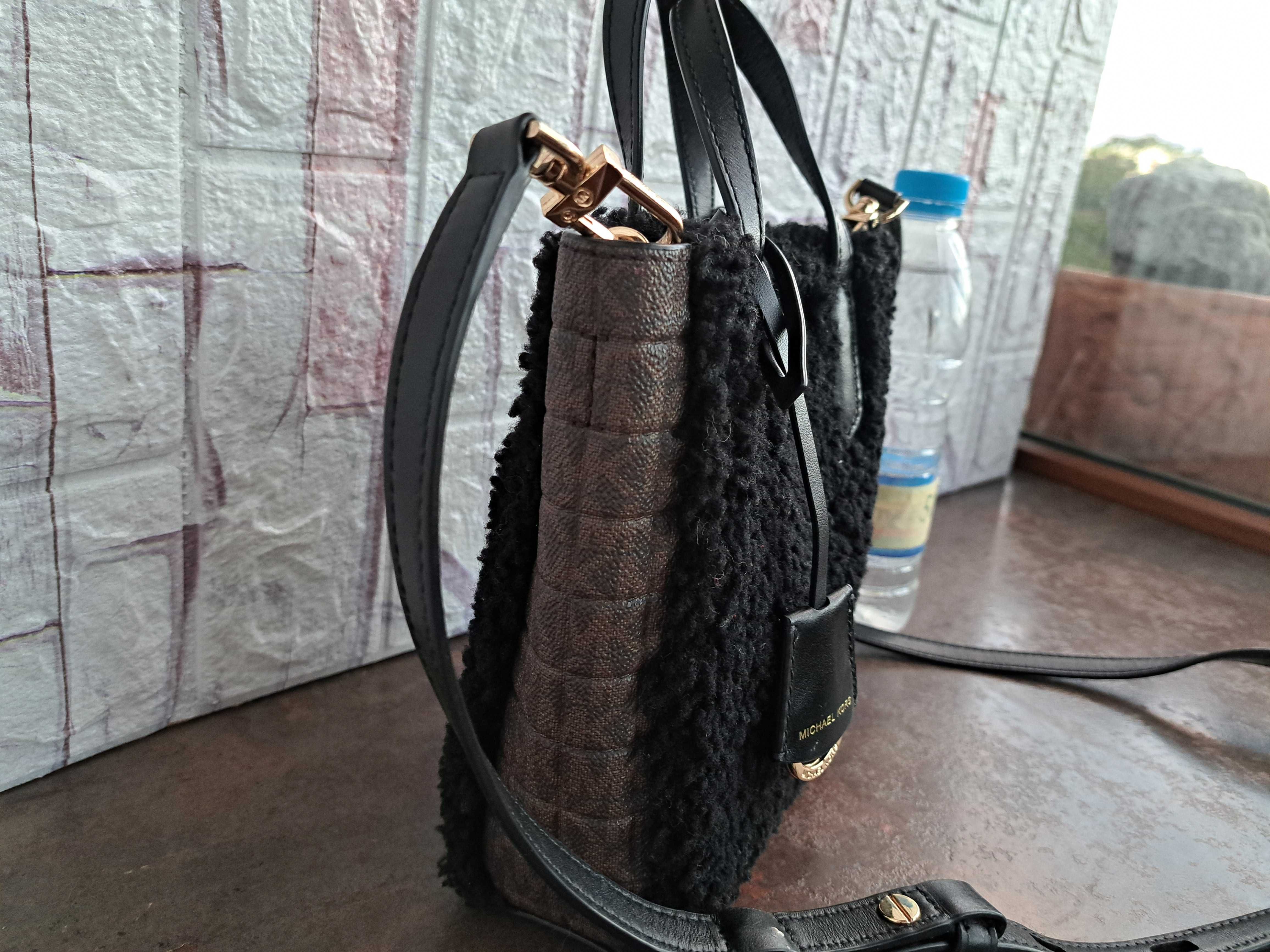 дамска чанта,Michael Kors,малка черна чантичка-естествена кожа