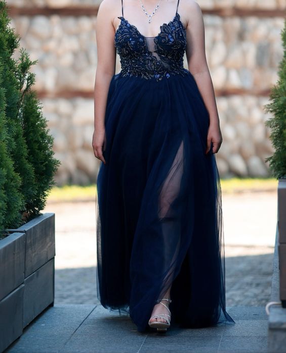 Офциална рокля..