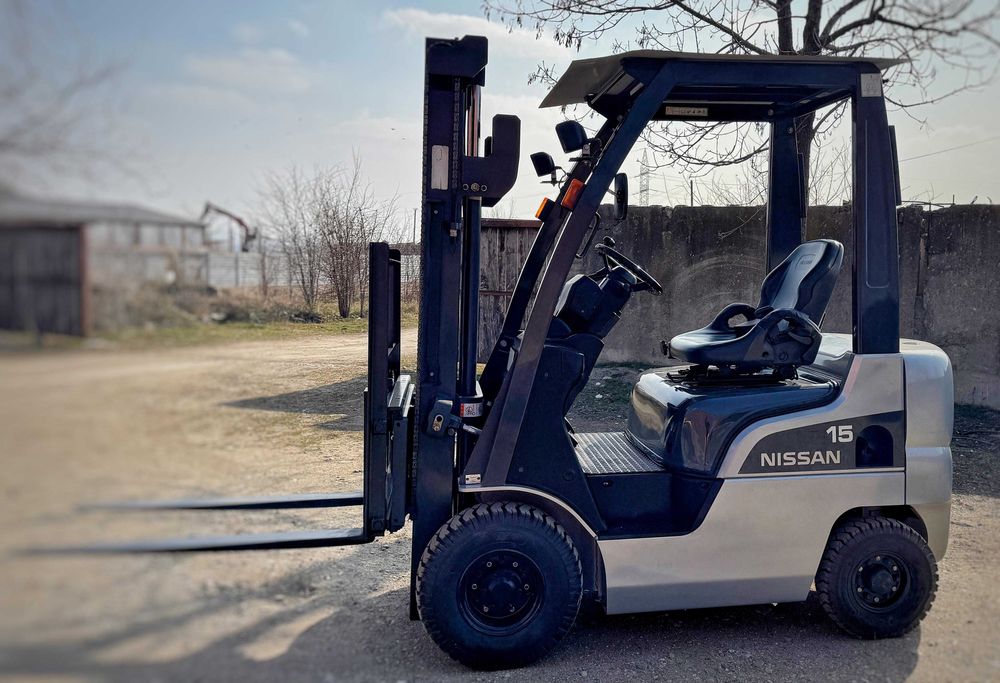 vand motostivuitor nissan -impecabil!