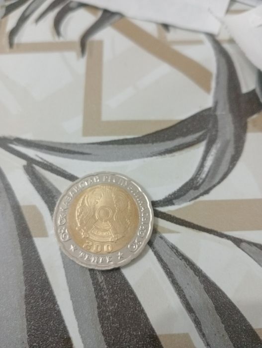 Продам монету Казахстана в хорошем состоянии 2025 года редкая