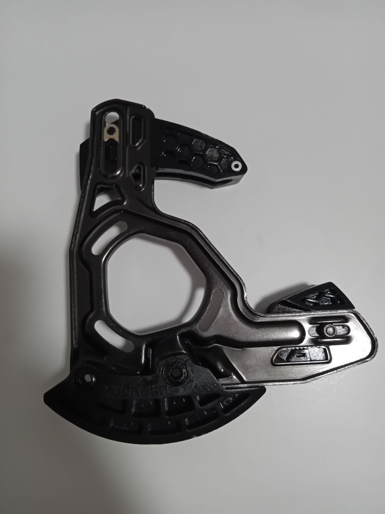 Vând 3 Chain guide e thirteen (LS1+și 2 LG1+) ghidaj lant , întinzător