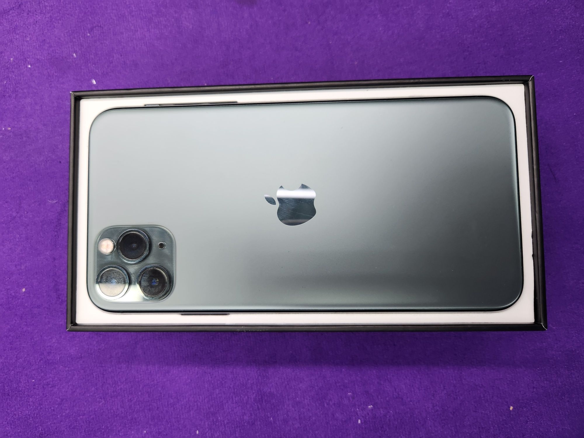 Продам Iphone 11 promax