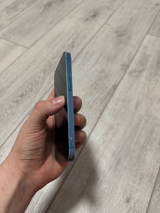 iphone 13 128 CH/A O'qib ma'qul kesa tel qilila