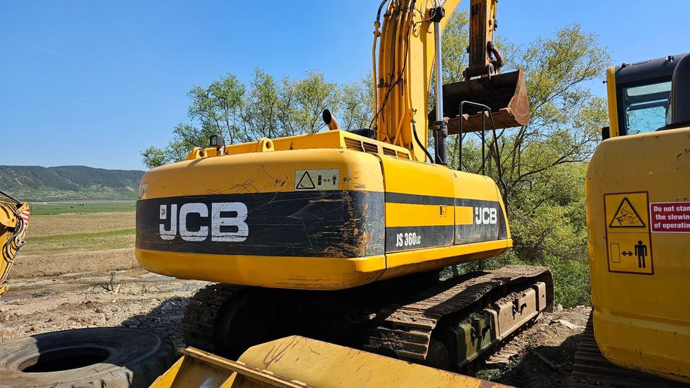 JCB JS 360 Excavator pe senile