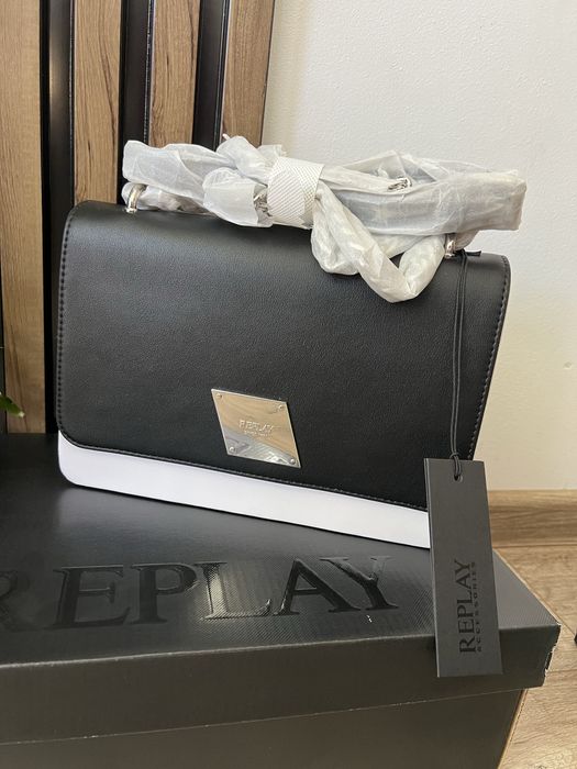 Нова черна чанта Replay