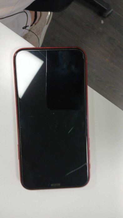 iPhone 11, 128 GB, червен цвят