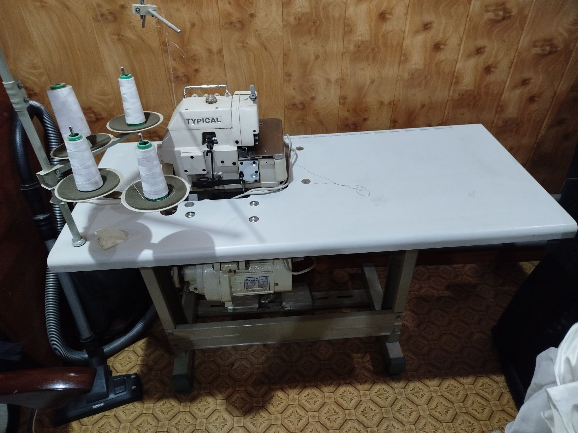 Продается оверлок  Typical в отличном состоянии