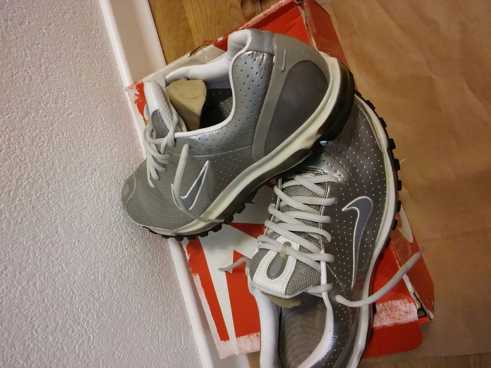 Vand Nike Air Max Silver 44 model deosebit, metalizati