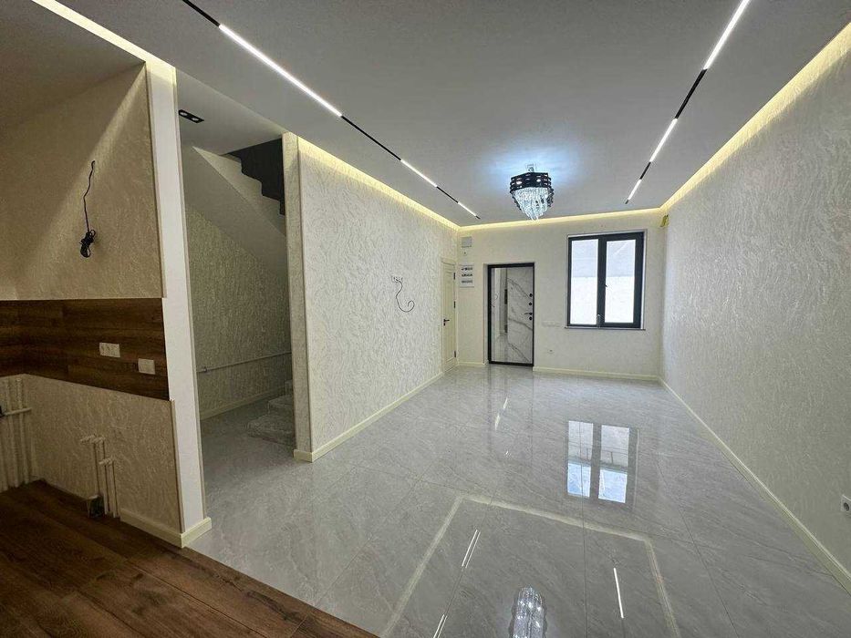 Коттедж за магазином динамо на карасу 6