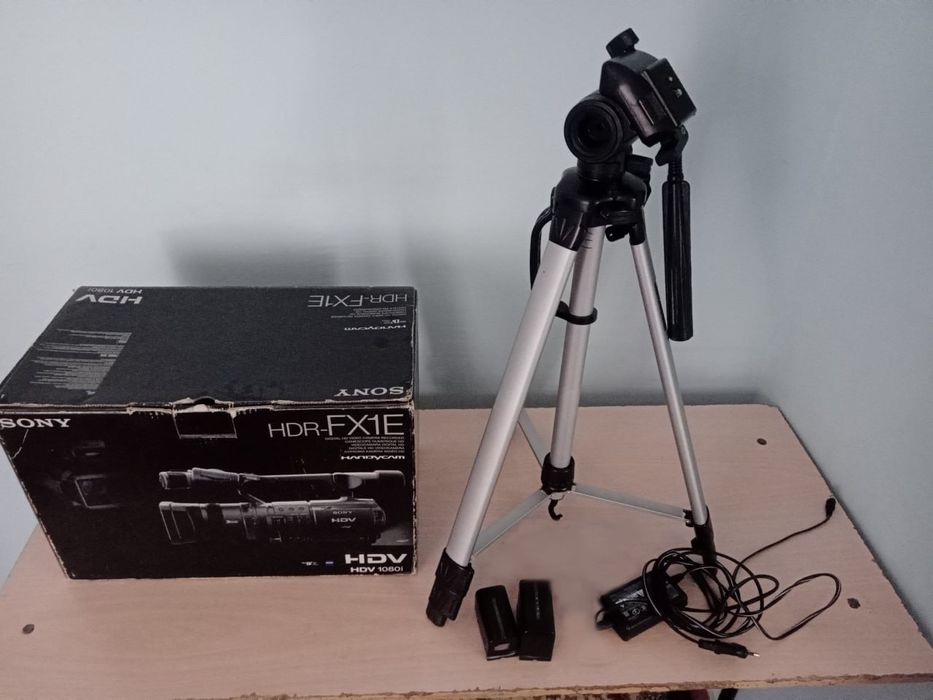 Видеокамера сотилади