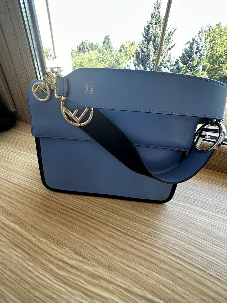 Сумка Fendi ( оригинал )