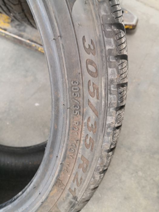 305 35 21 цола задни гуми  Pirelli