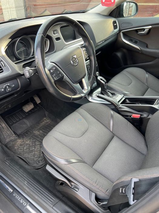 VOLVO V40 Cross Country