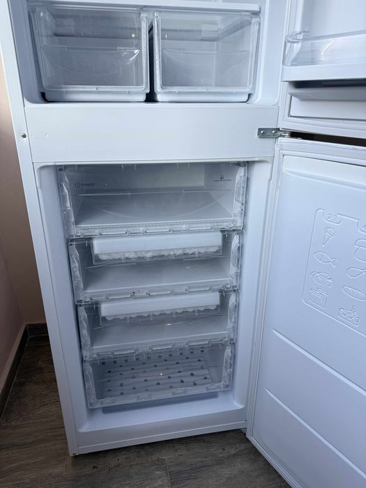 Хладилник Indesit