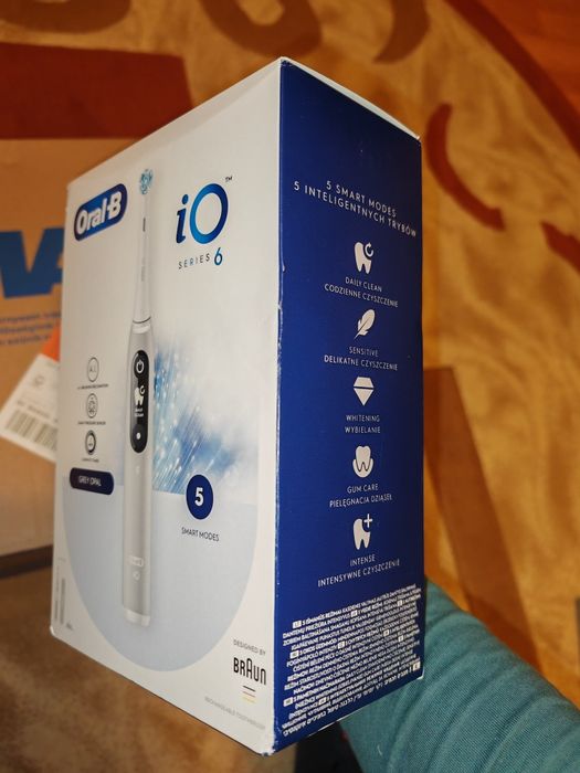 Periuța dinți ORAL B io6 NOUA/24 luni garanție