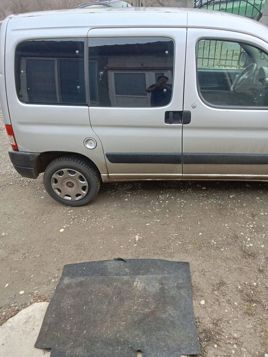 Vând Peugeot partener