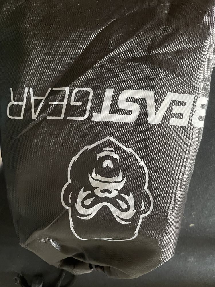 Manusi MMA noi —