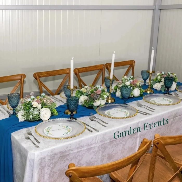 Mese si scaune chiavari pilgrim de inchiriat / ghirlande luminoase