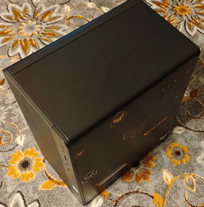 Продавам настолен компютър HP 290 G2 MT Business PC