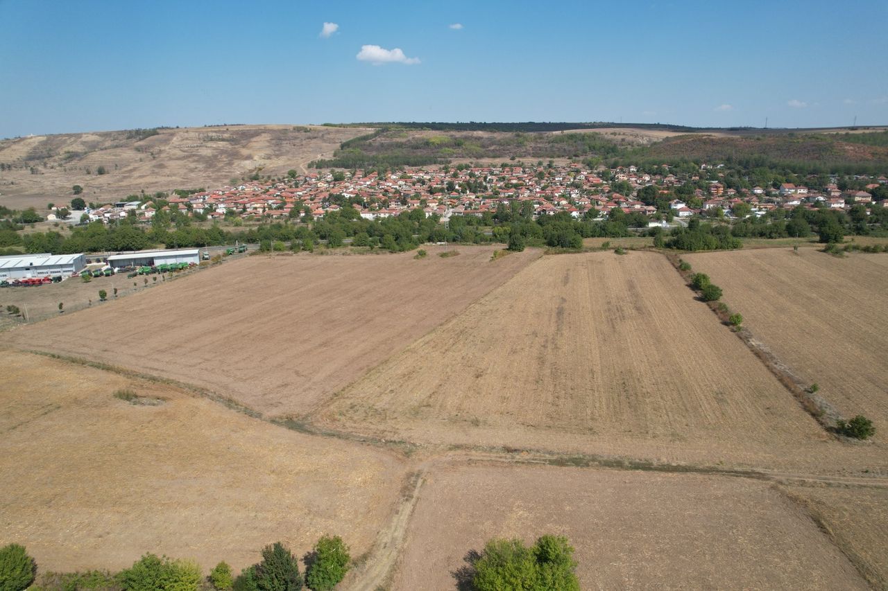 Продава се Земеделски имот в Плевен, Индустриална зона -  кв.м за 2040 €/дка - Снимка #9